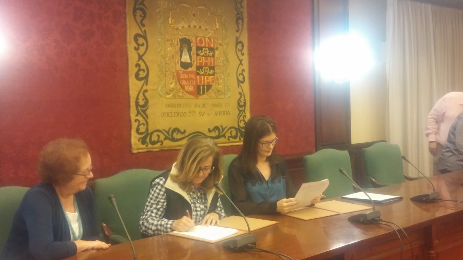 Firma del Convenio de Colaboración entre el Excelentisimo Ayuntamiento de Móstoles y Amdea (1)